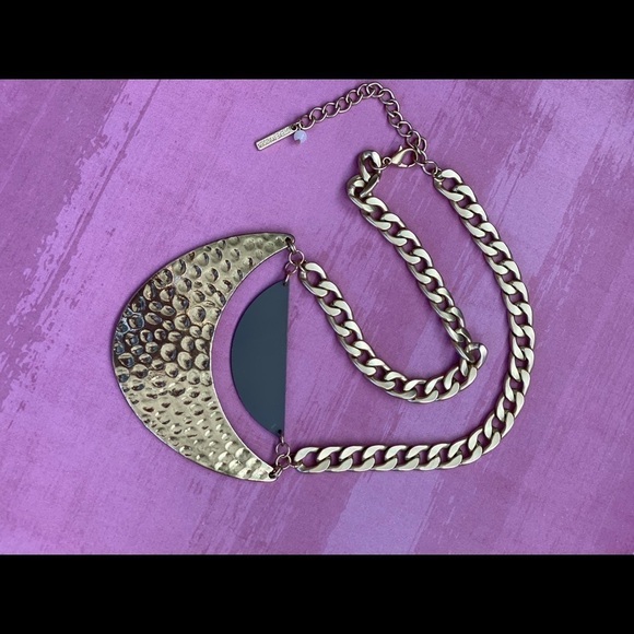 Necklace Statement Bib Design Hammered Steve Madden - Picture 5 of 7